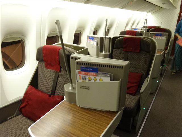 ガルーダインドネシア航空 ビジネスクラス搭乗記 ジャカルターデンパサール 東京から京都に移住したol 旅と古都ライフ