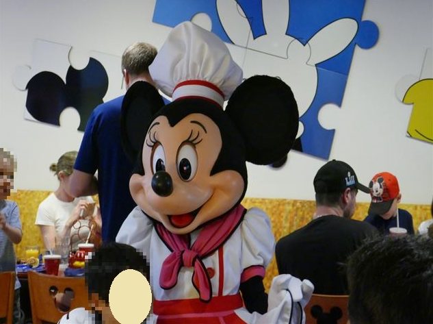 Wdw シェフ姿のミッキーたちが挨拶にやってくる シェフミッキー 東京から京都に移住したol 旅と古都ライフ