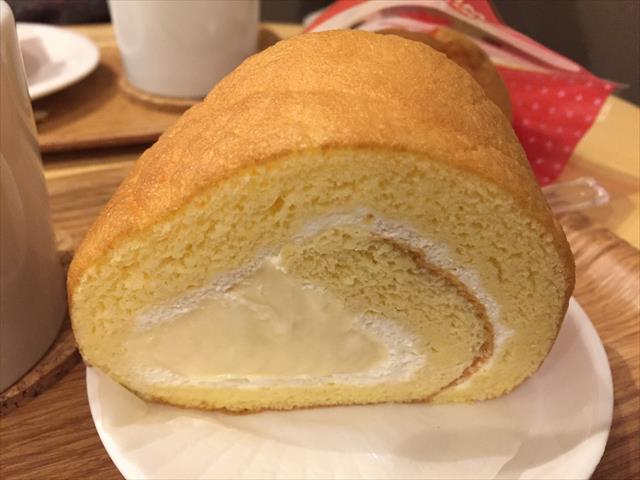 シュークリームカフェオアフ のロールケーキは的場アニキもオススメ 東京から京都に移住したol 旅と古都ライフ