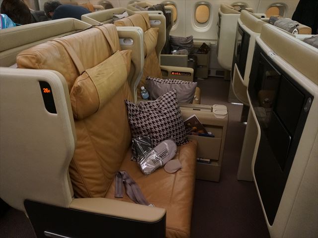 【シンガポール航空A380ビジネスクラス搭乗記】豪華なシートにロブスターの機内食！（SIN-KIX）