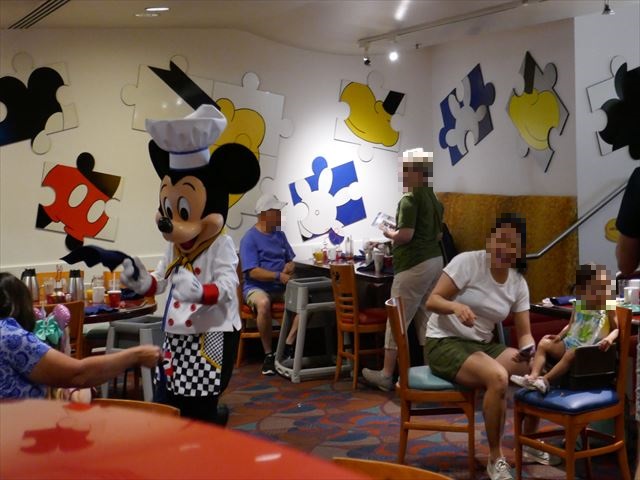 Wdw シェフ姿のミッキーたちが挨拶にやってくる シェフミッキー 東京から京都に移住したol 旅と古都ライフ