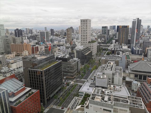 ロイヤルパークホテルアイコニック大阪御堂筋の部屋からの眺め