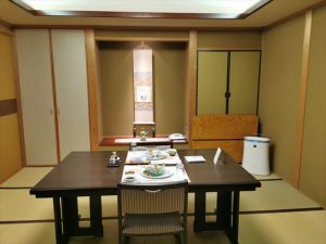 日の春旅館　食事処