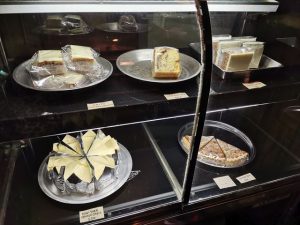 クランプコーヒーサラサのケーキ