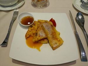 シンガポール空港のプライベートルーム　フレンチトースト