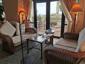 ホテル日航アリビラのラウンジ