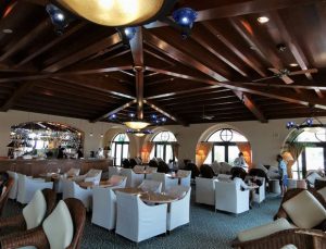 ホテル日航アリビラのラウンジ