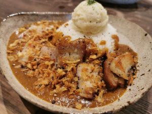 自家燻製豚のカレー