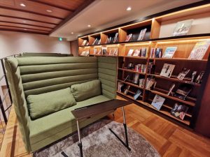 SAKURA TERRACE（サクラテラス）ホテルのライブラリー