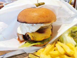 ハレイワカフェのハンバーガー